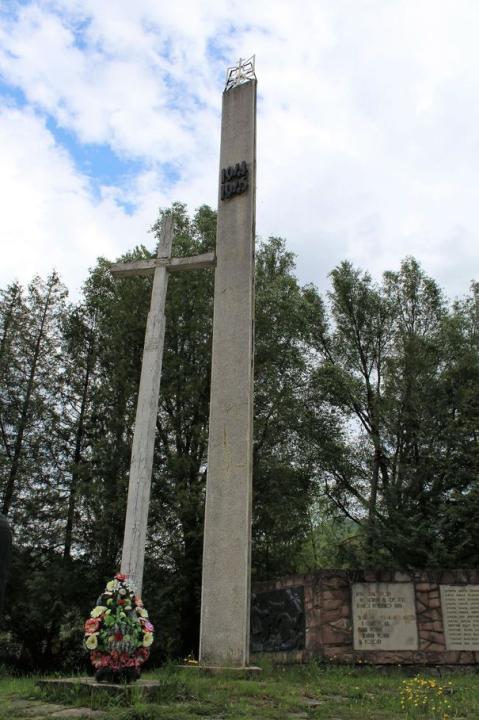 Kriegerdenkmal in Rostoky