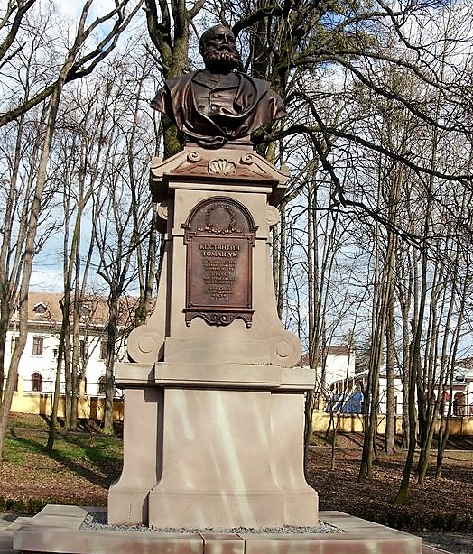 Restauriertes Tomaszczuk-Denkmal (ehemaliger Volksgarten)